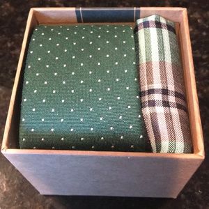 The Tie Bar set- green- great for wedding